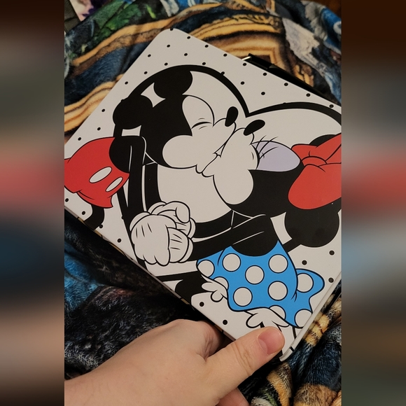 Mickey & Minnie Tinstyle Lunch Box - Picture 3 of 3